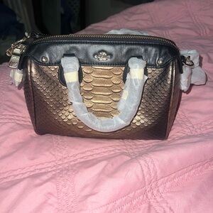 Elegant Black and Gold Handbag